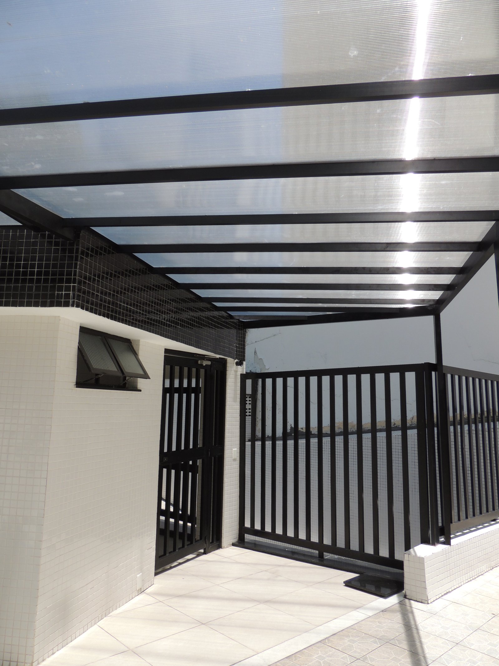https://www.alumaresquadrias.com.br/products/uploads/_original/coberturas-policarbonato-268619.jpg
