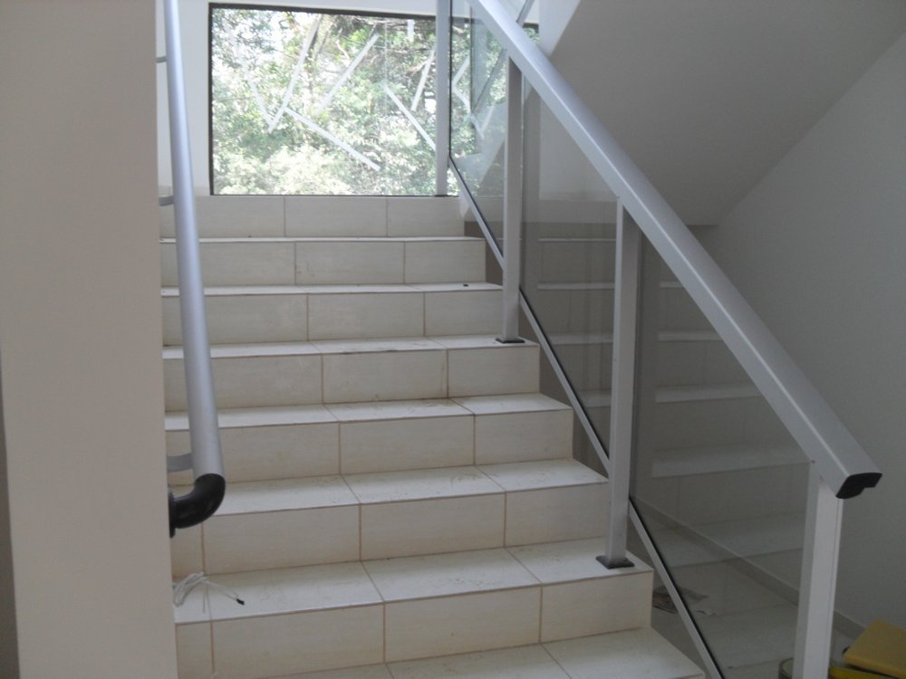 https://www.alumaresquadrias.com.br/products/uploads/_original/corrimaos-535391.jpg