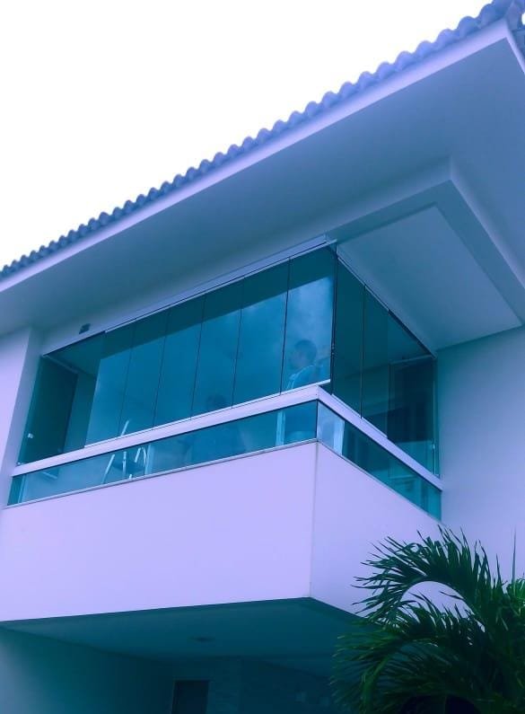 https://www.alumaresquadrias.com.br/products/uploads/_original/fechamento-de-varanda-531988.jpg
