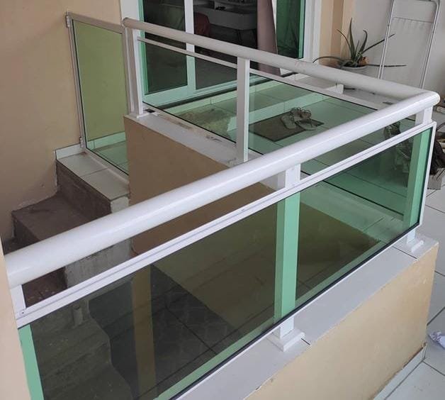 https://www.alumaresquadrias.com.br/products/uploads/_original/guarda-corpos-432708.jpg