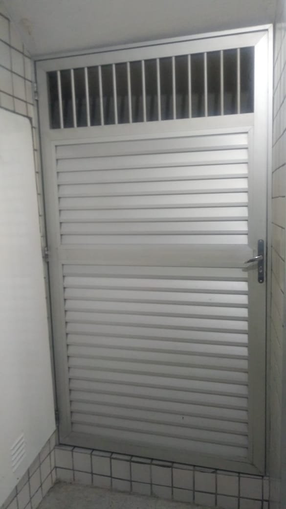 https://www.alumaresquadrias.com.br/products/uploads/_original/portas-simples-378789.jpg