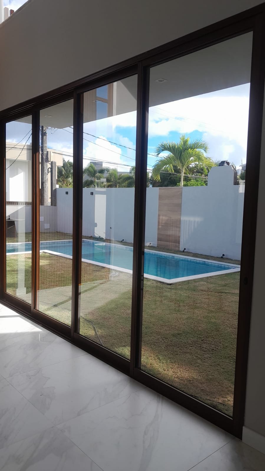 https://www.alumaresquadrias.com.br/products/uploads/_original/portas-vidro-temperado-501882.jpg